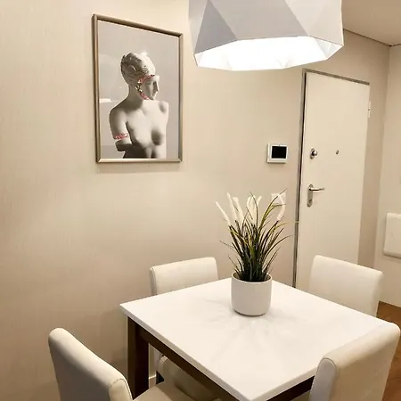 Apartamento Terro Collection - São Vicente 86 *